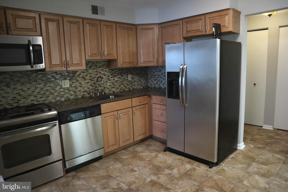 104 Castletown Rd unit 302, Lutherville Timonium, MD 21093 - photo 1