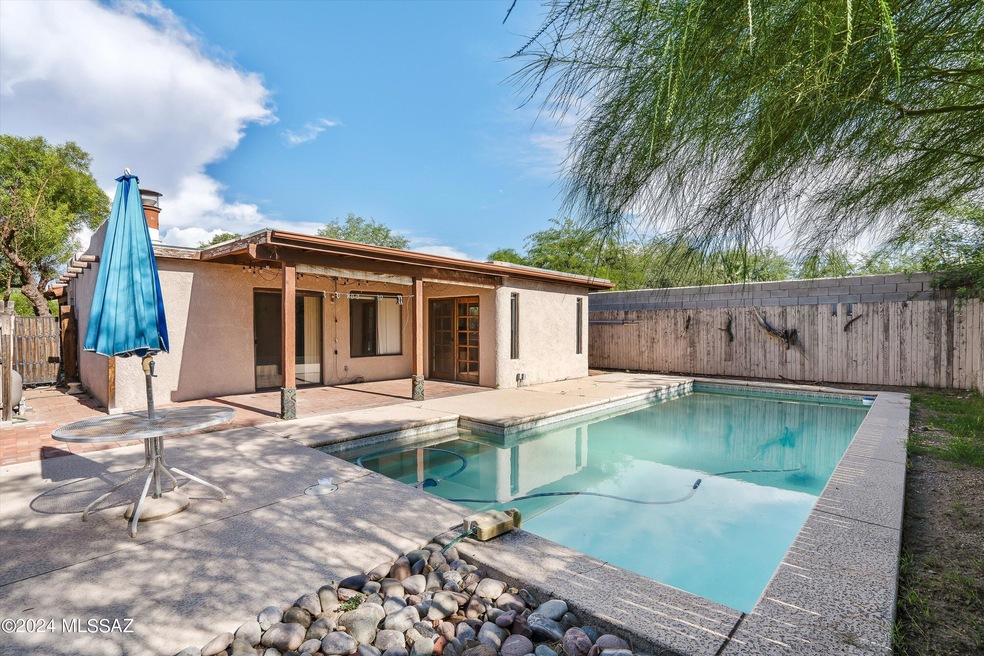 934 E Desert Pkwy, Tucson, AZ 85719 - photo 1