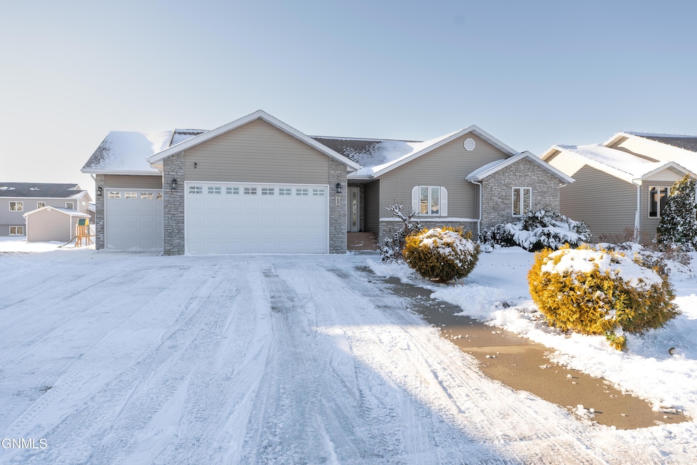 1801 4th Ave SW, Mandan, ND 58554 - photo 1