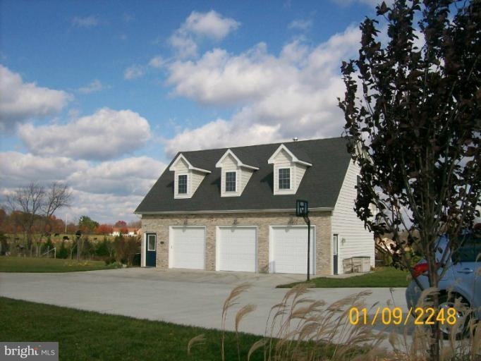269 Christmas Tree Ln unit GARAGE APT, Stephenson, VA 22656 - photo 1