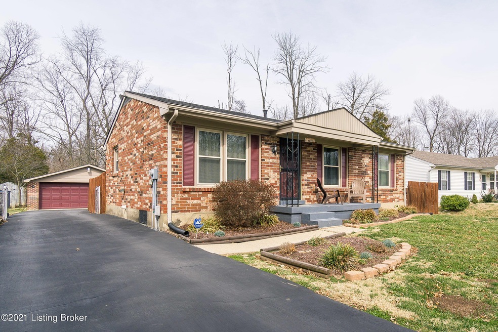 6603 Burlwood Dr, Louisville, KY 40229 - photo 1