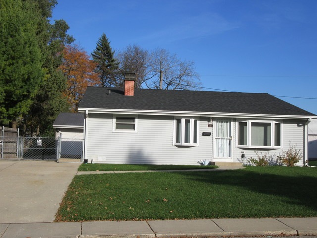 unlisted-address, Carpentersville, IL 60110 - photo 1