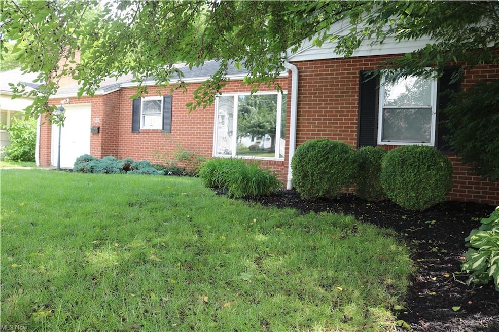 122 27th St NE, Canton, OH 44714 - photo 1