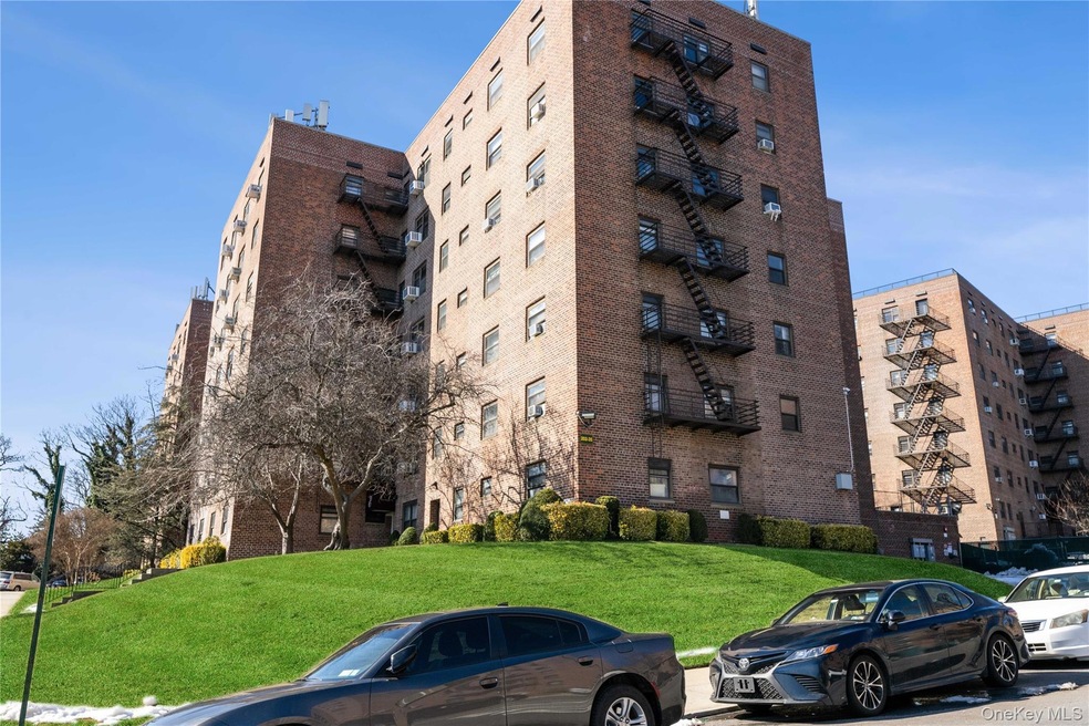 202 -35 Foothill Ave unit B42, Hollis, NY 11423 - photo 1
