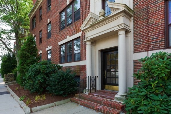 1982 Commonwealth Ave unit 8, Brighton, MA 02135 - photo 1