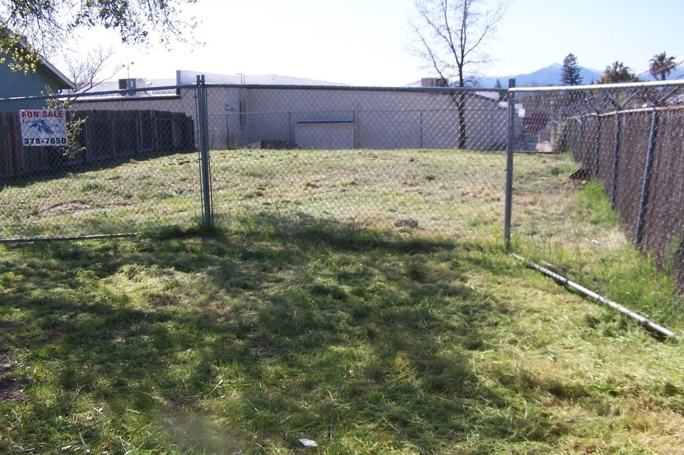 2740 Helen St, Redding, CA 96002 - photo 1