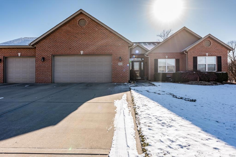 6032 Keebler Oaks Dr, Maryville, IL 62062 - photo 1