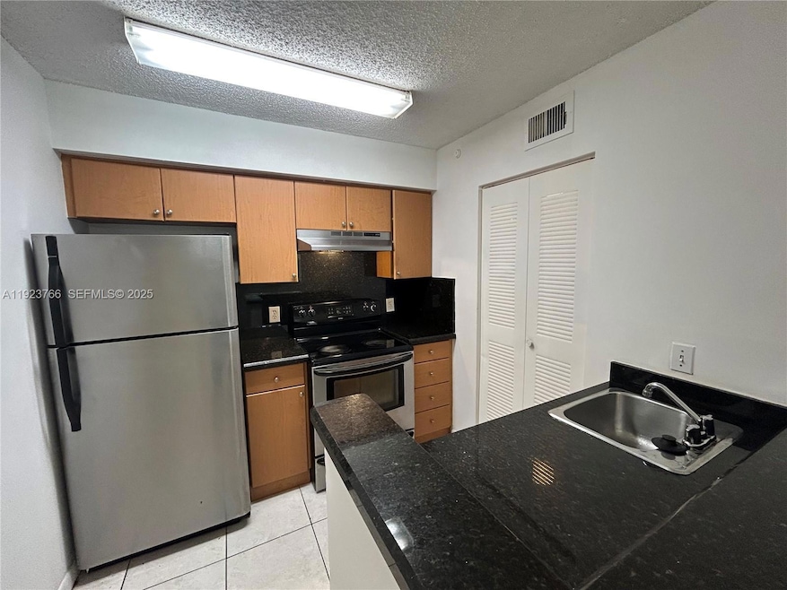 620 S Park Rd unit 152, Hollywood, FL 33021 - photo 1