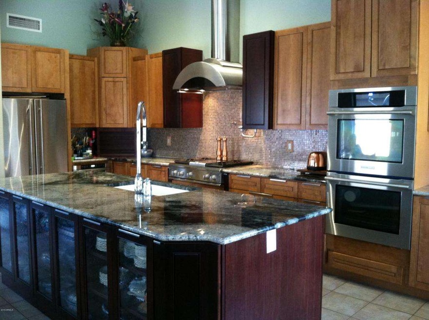 GOURMET KITCHEN