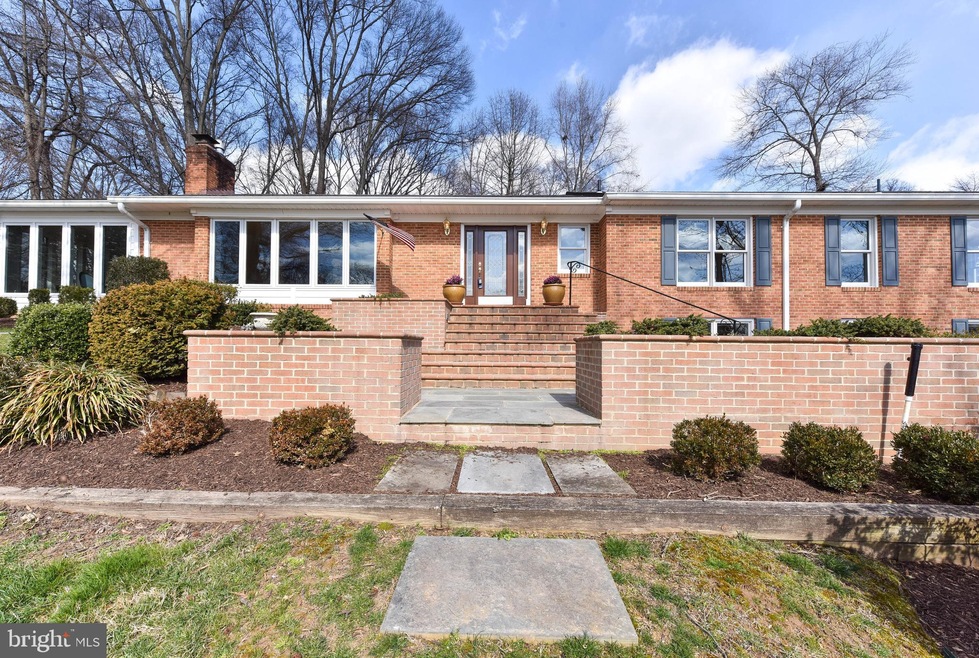 1600 River Farm Dr, Alexandria, VA 22308 - photo 1