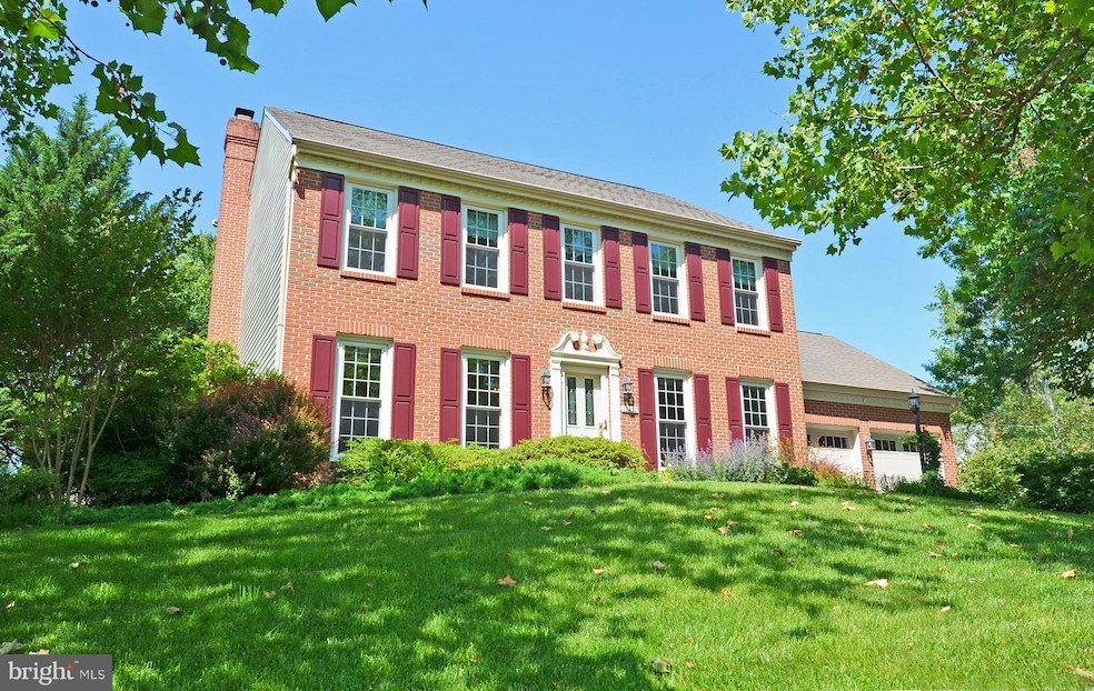 15472 Waters Creek Dr, Centreville, VA 20120 - photo 1