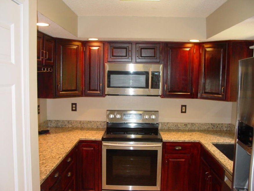 53 Walnut Cir, Merrimack, NH 03054 - photo 1