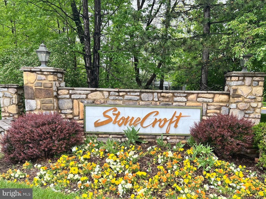 4408 Helmsford Ln unit 103, Fairfax, VA 22033 - photo 1