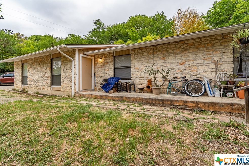 1103 Hillyer St unit A&B, San Marcos, TX 78666 - photo 1