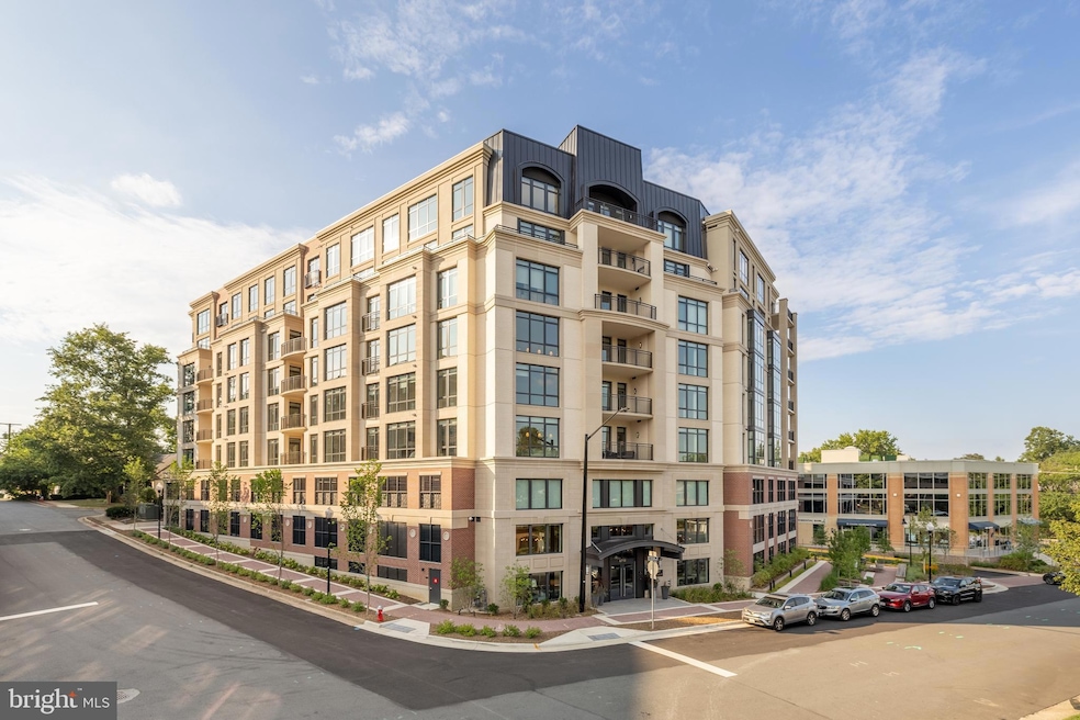 6718 Lowell Ave unit 702, McLean, VA 22101 - photo 1