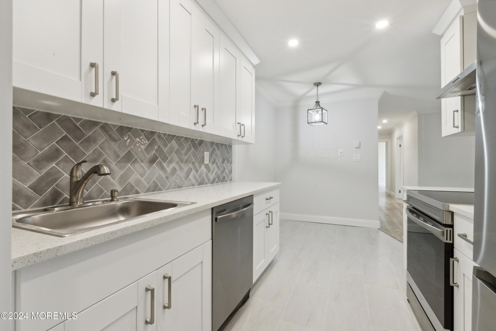 04-59 Amberly Dr, Unit G, Manalapan Town