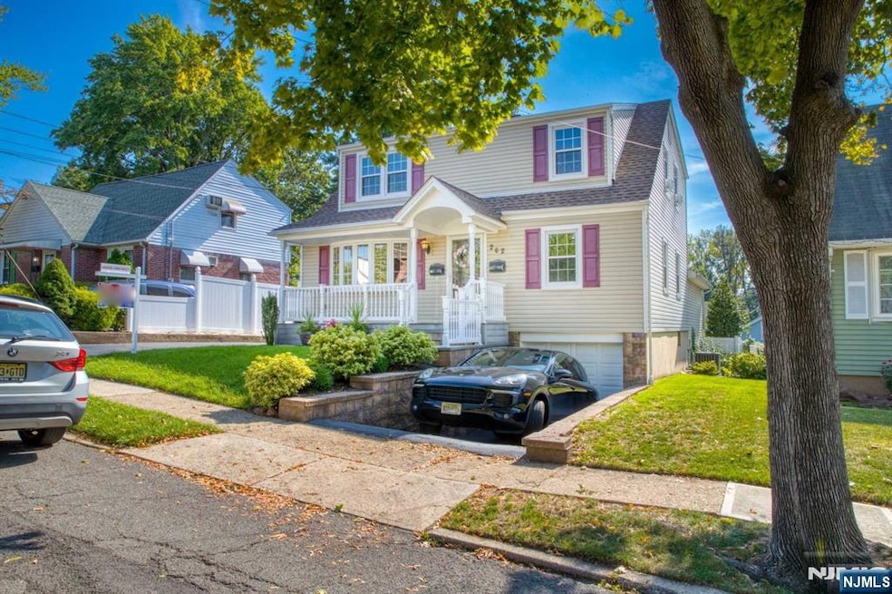 For Rent $2,550/month • Co-Listing Agent