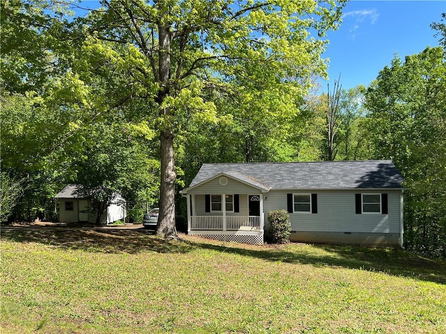 4 Bedroom Ranch with Detached Workshop on 1 Acre!