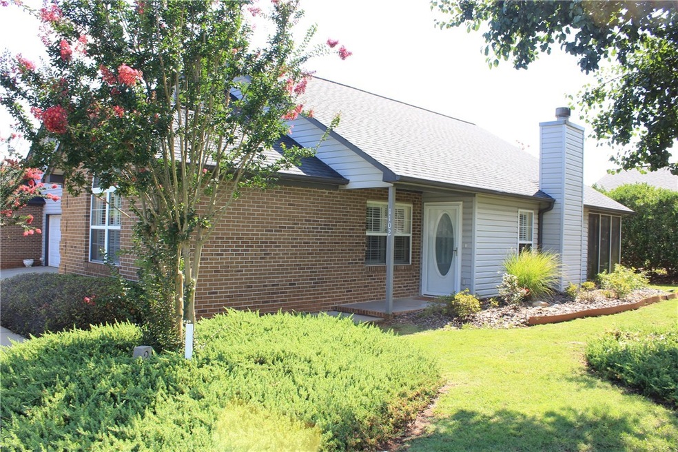 1102 Cobbs Glen Dr, Anderson, SC 29621 - photo 1