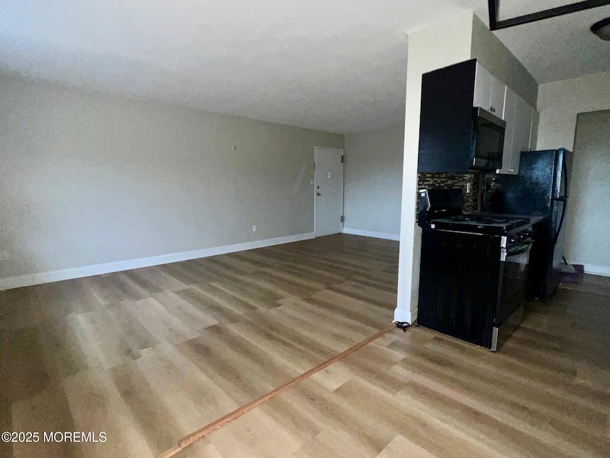 12 Manchester Ct unit H, Freehold, NJ 07728 - photo 1