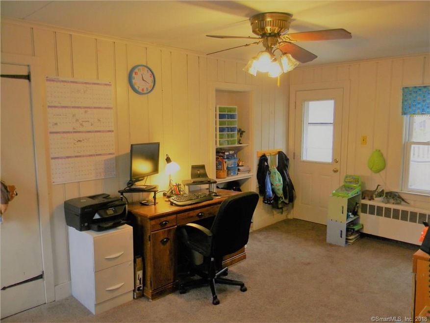 568 Maple Hill Ave, Newington, CT 06111 - photo 1