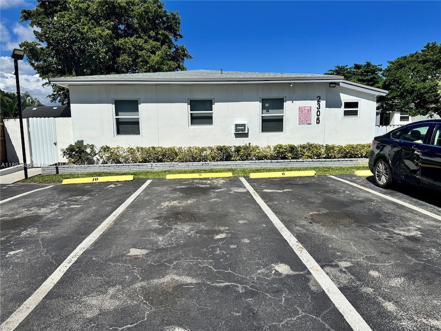 2305 Monroe St unit 6, Hollywood, FL 33020 - photo 1