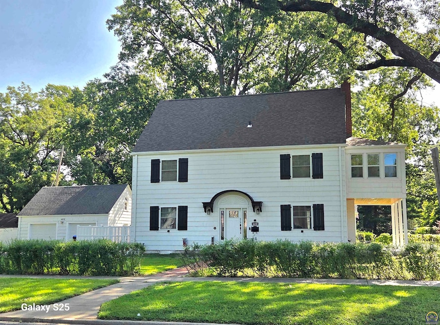 1432 SW MacVicar Ave, Topeka, KS 66604 - photo 1