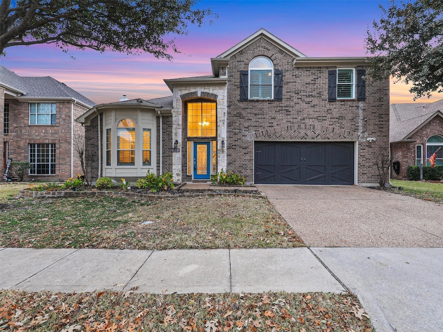 Welcome home to 816 Royal Crest Ct!