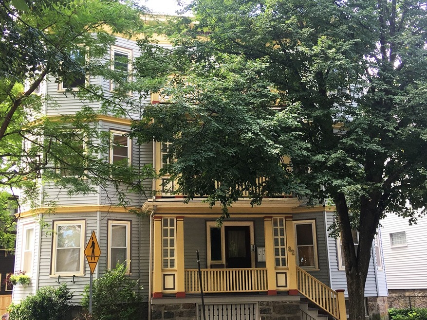 82 Highland Rd unit 3, Brookline, MA 02445 - photo 1