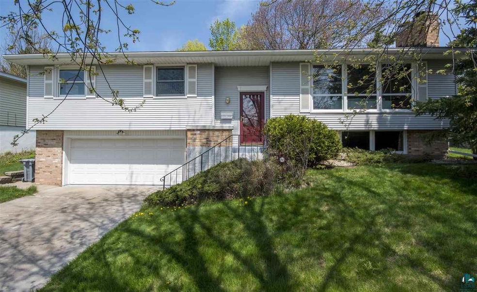 4527 Otsego St, Duluth, MN 55804 - photo 1