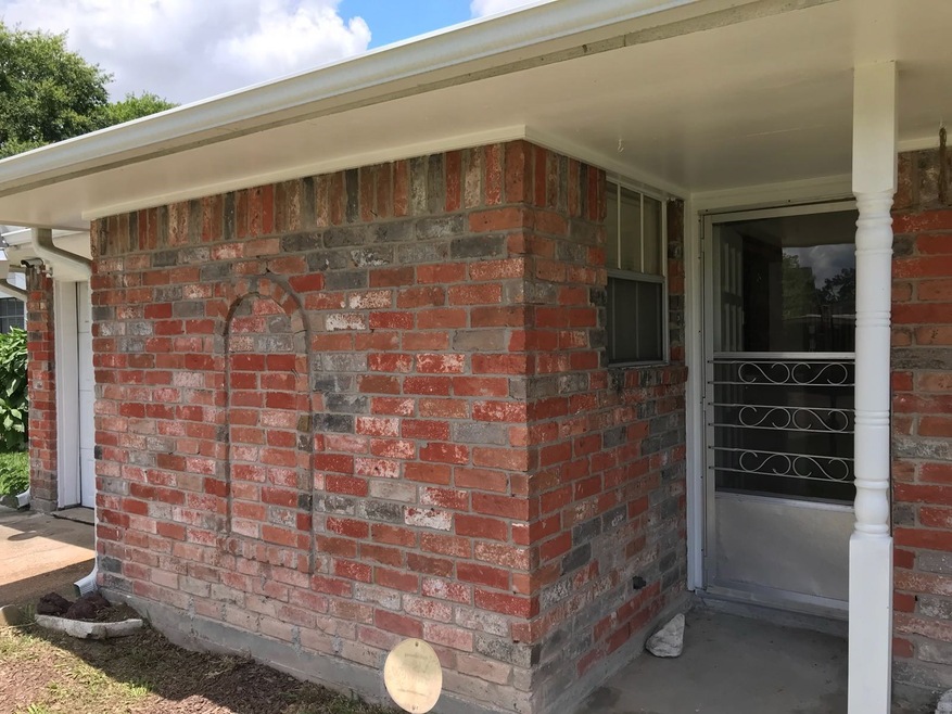 1906 Twinbrooke Dr, Houston, TX 77088 - photo 1