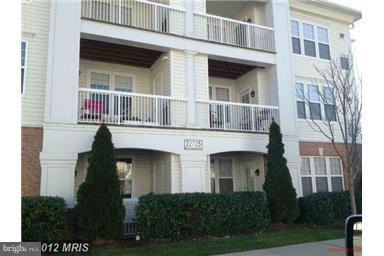 22725 Thimbleberry Square unit 102, Ashburn, VA 20148 - photo 1