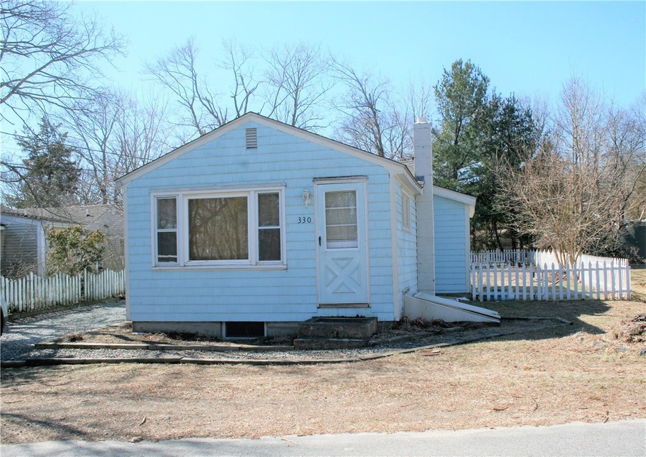 330 Namquid Dr, Warwick, RI 02888 - photo 1