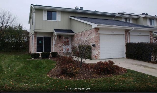 1005 Heathrow Ct, Wheaton, IL 60189 - photo 1