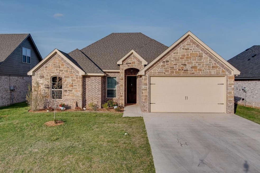 3313 Arrow Creek Dr, Granbury, TX 76049 - photo 1