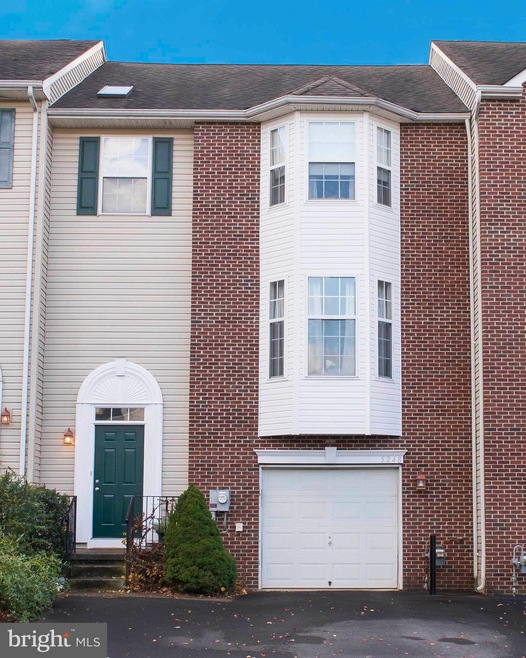 5248 Green Lawn Dr, Macungie, PA 18062 - photo 1