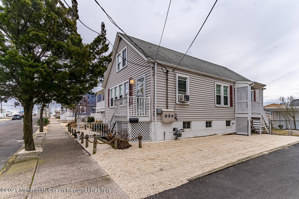 3739 Farragut Ave Seaside Park-large-001