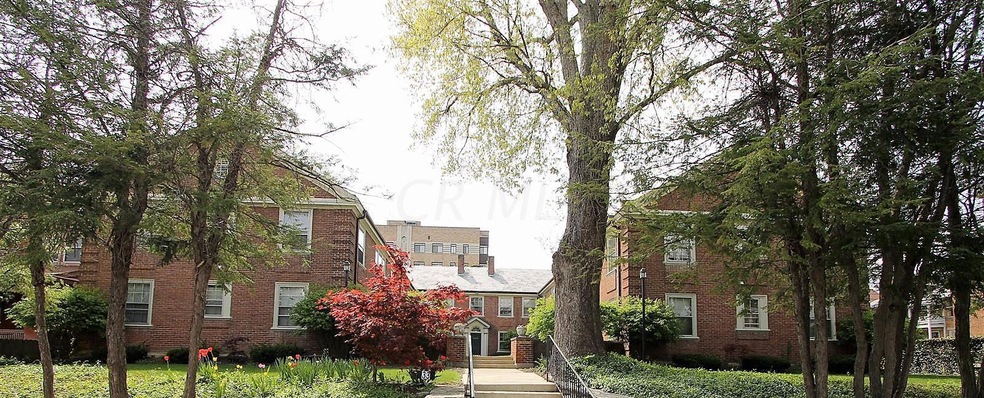 33 Auburn Ave, Columbus, OH 43205 - photo 1