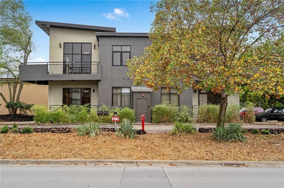 1723 N Chestnut Ave unit 102, Fayetteville, AR 72703 - photo 1