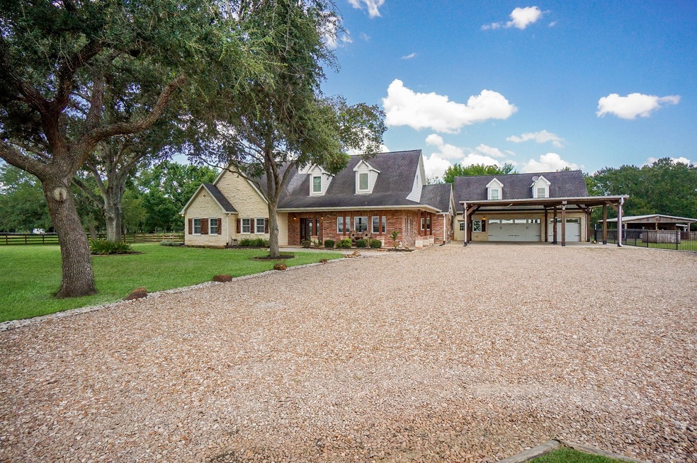 331 Twin Ln, Rosenberg, TX 77471 - photo 1