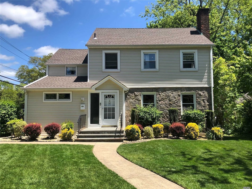 61 Ruxton Rd, Great Neck, NY 11023 - photo 1