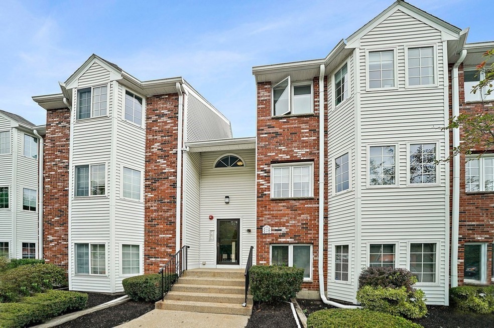 122 Tall Oaks Dr unit W, South Weymouth, MA 02190 - photo 1