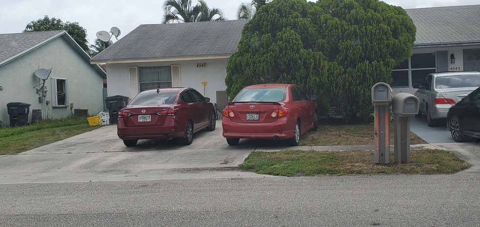 4945 Pimlico Ct, West Palm Beach, FL 33415 - photo 1