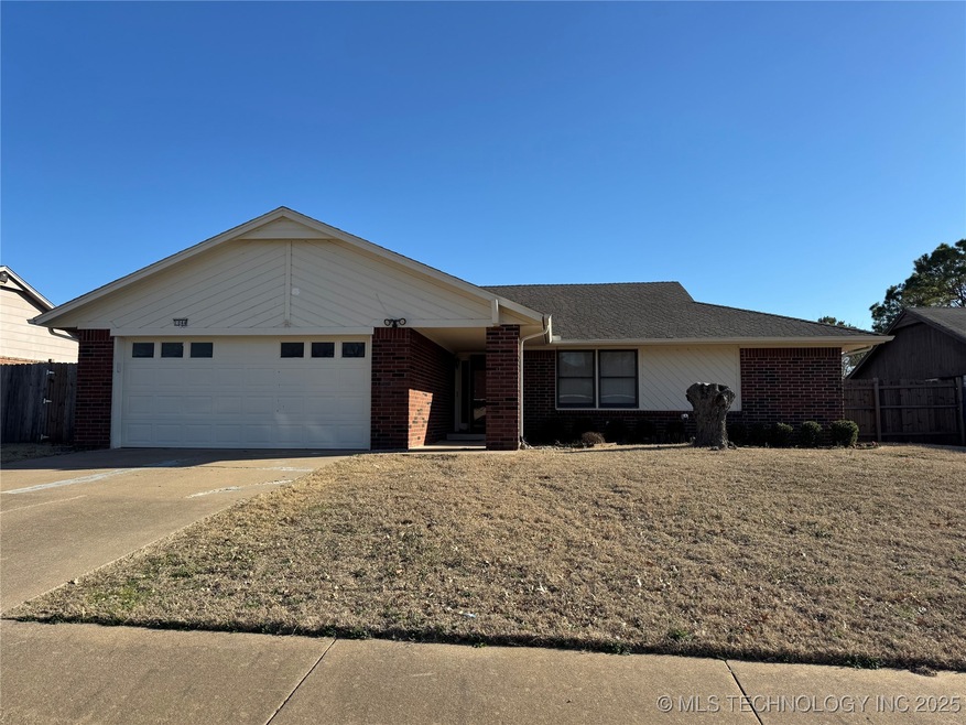 1044 E 145th Place, Glenpool, OK 74033 - photo 1