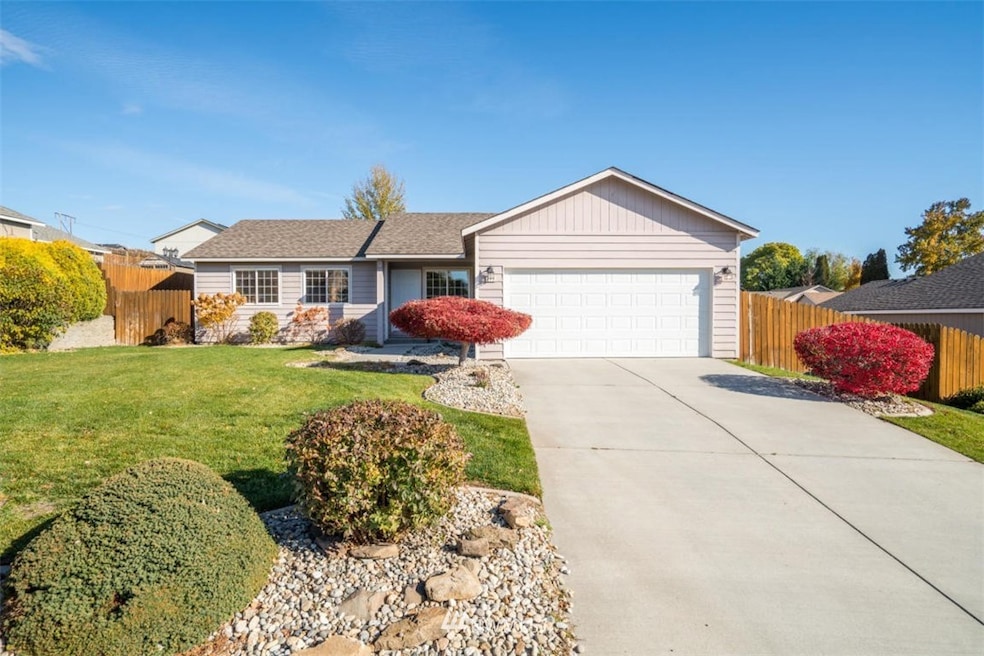 711 N Lyle Ave, East Wenatchee, WA 98802 - photo 1