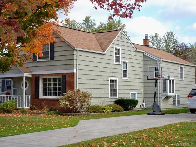Exterior Front Over 2,800 square feet of space!