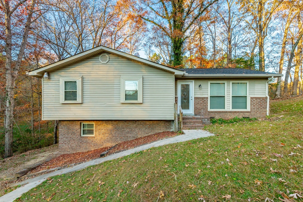 616 Pine Oaks Dr, Tunnel Hill, GA 30755 - photo 1