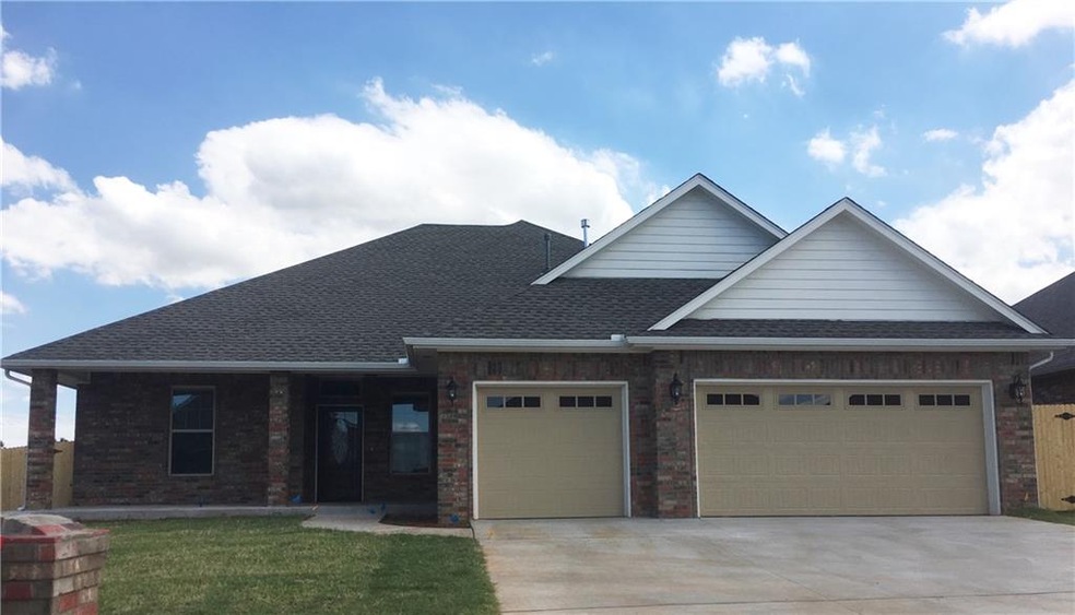 5402 Painted Pony Rd, Warr Acres, OK 73132 - photo 1