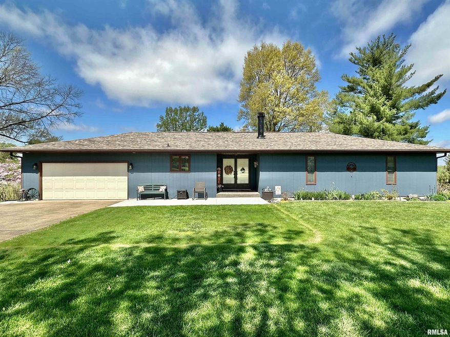 201 Leland Lake Dr, Jacksonville, IL 62650 - photo 1