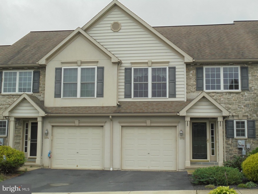 202 S Brookefield Ln, New Holland, PA 17557 - photo 1